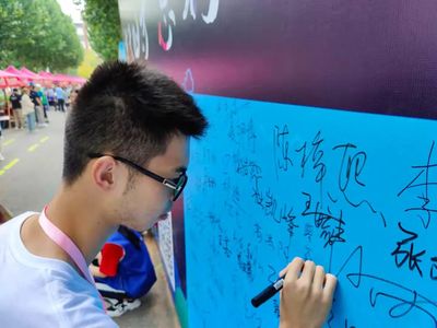 信息學(xué)院圓滿(mǎn)舉辦2021級(jí)本科新生迎新工作，科技信息咨詢(xún)服務(wù)成亮點(diǎn)